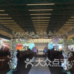 探秘岳陽際華老廠美食花園 電話、地址與特色慢搖吧經營指南